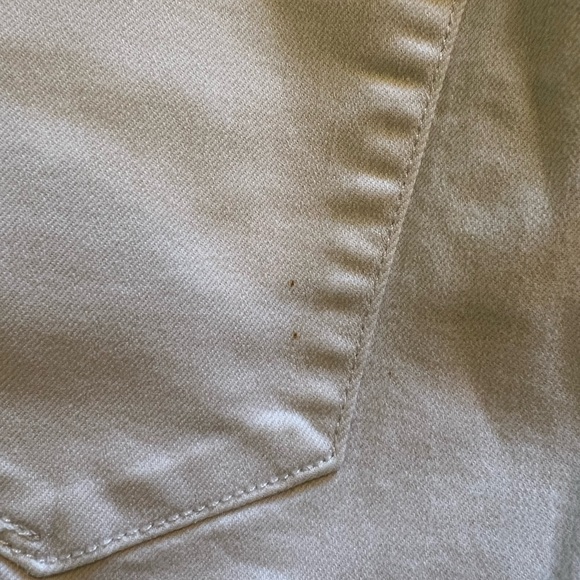 Mossimo Women’s High Rise Midi; Size 8, 29-30ish inch Waist; White Denim Shorts - Picture 5 of 5